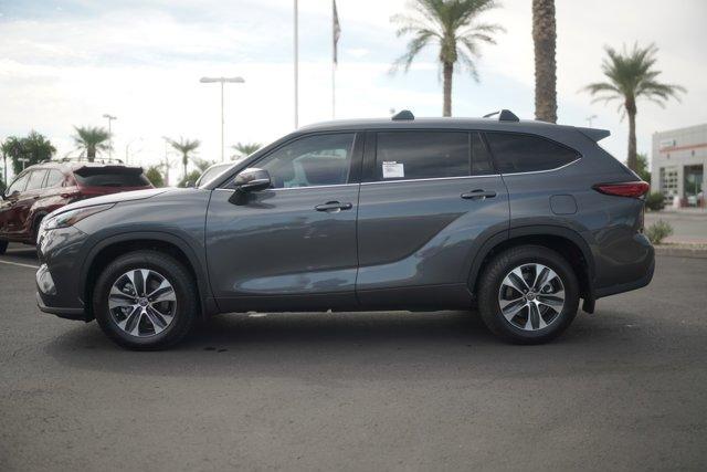 new 2024 Toyota Highlander car, priced at $47,037