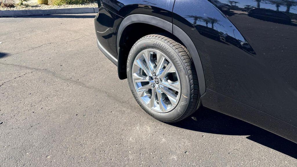 new 2026 Toyota Highlander car, priced at $53,883