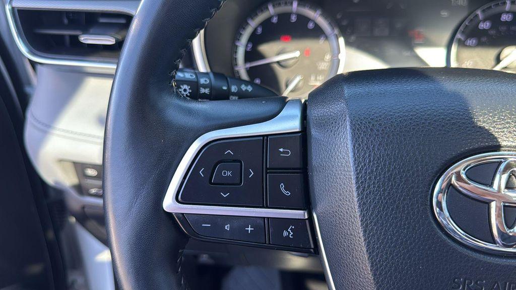 used 2022 Toyota Highlander car, priced at $42,963