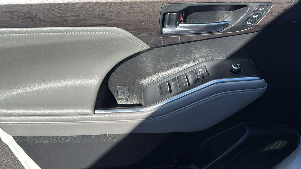 used 2022 Toyota Highlander car, priced at $42,963