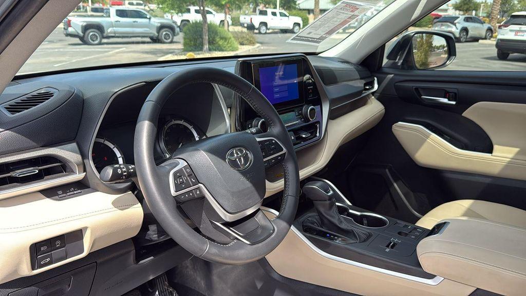 used 2024 Toyota Highlander car, priced at $44,321