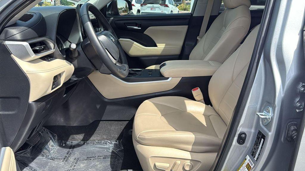 used 2024 Toyota Highlander car, priced at $44,321