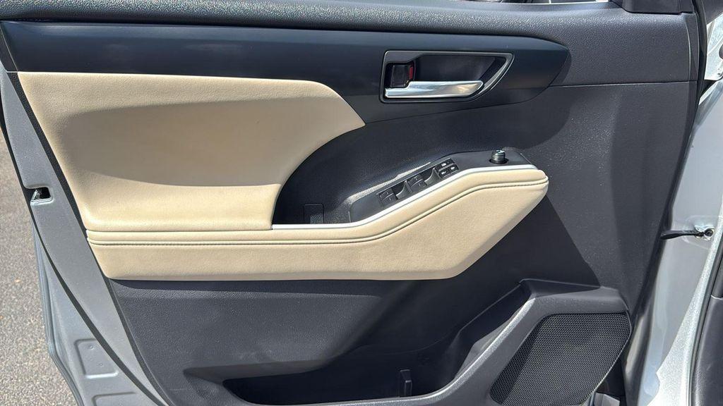 used 2024 Toyota Highlander car, priced at $44,321