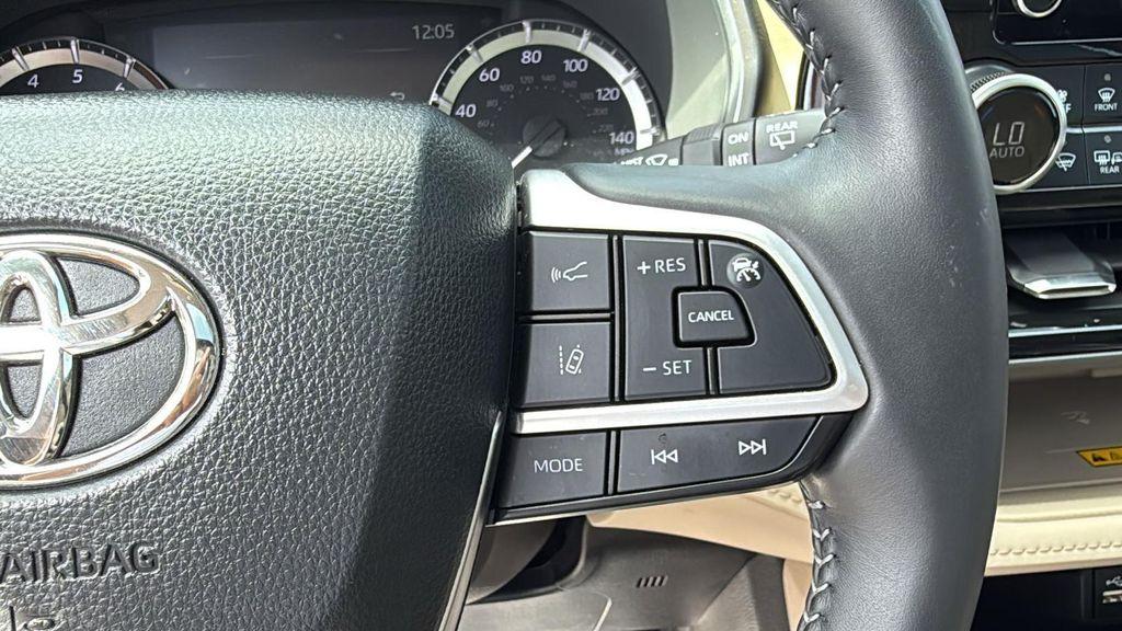 used 2024 Toyota Highlander car, priced at $44,321