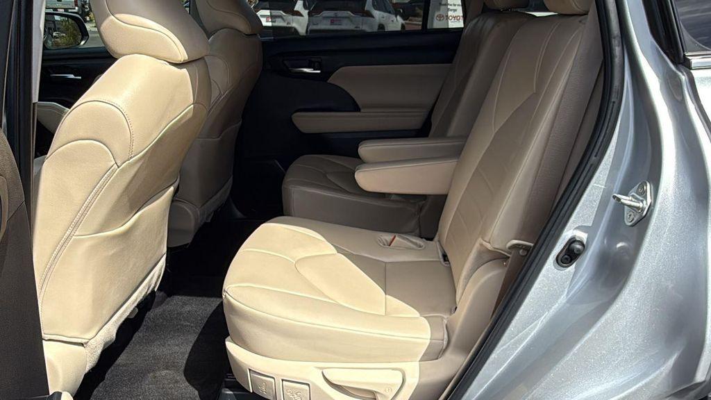 used 2024 Toyota Highlander car, priced at $44,321