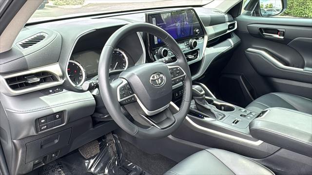 used 2024 Toyota Highlander car, priced at $48,999