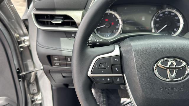 used 2024 Toyota Highlander car, priced at $48,999