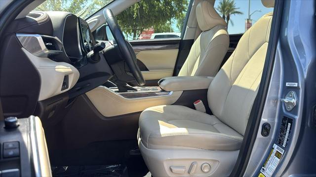 used 2022 Toyota Highlander car, priced at $39,327