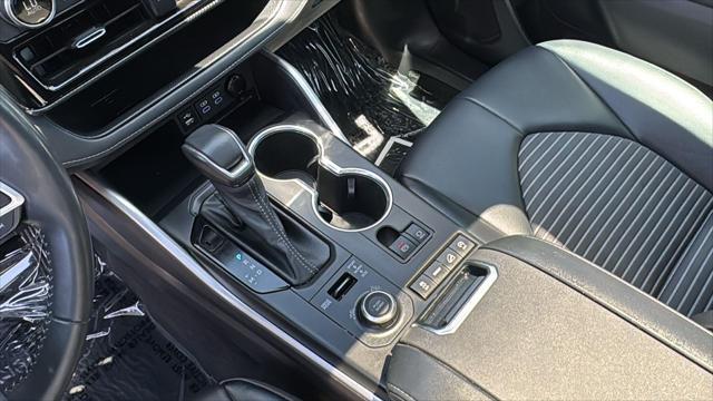 used 2022 Toyota Highlander car, priced at $46,898
