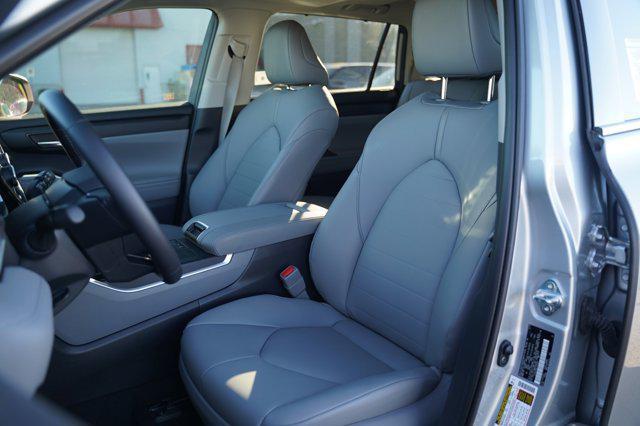 new 2024 Toyota Highlander car, priced at $45,333