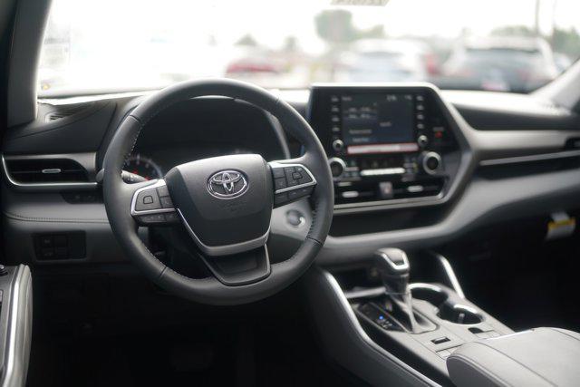 new 2024 Toyota Highlander car, priced at $46,508