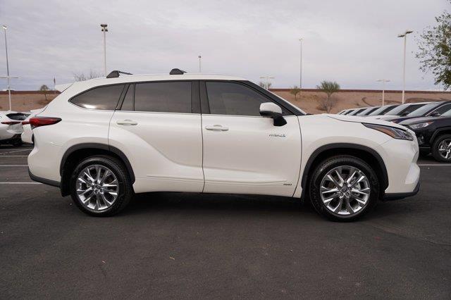 new 2024 Toyota Highlander Hybrid car, priced at $51,633