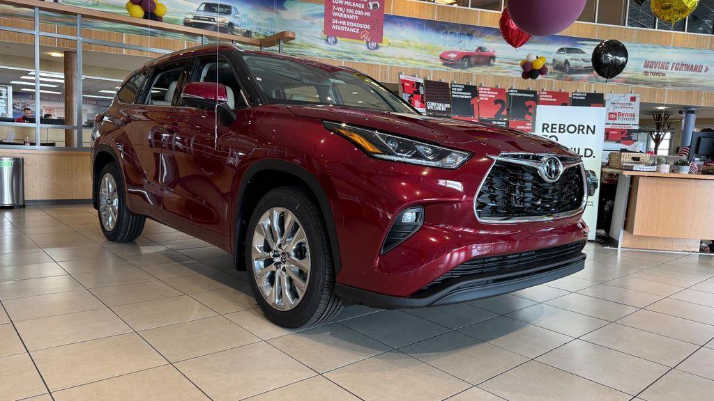 new 2025 Toyota Highlander car, priced at $56,018