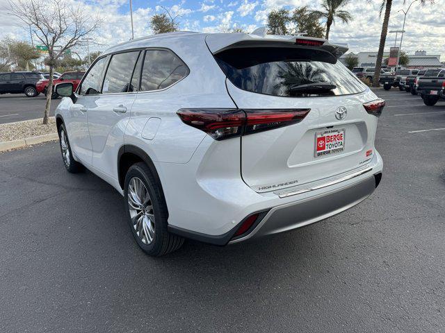 new 2024 Toyota Highlander car, priced at $53,508