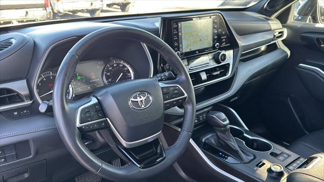 used 2022 Toyota Highlander car