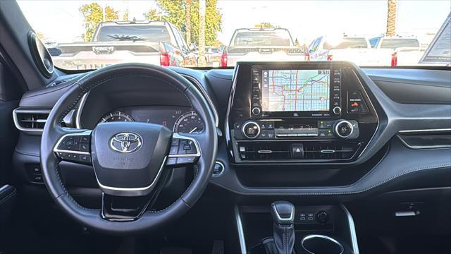 used 2022 Toyota Highlander car