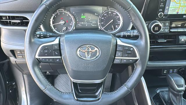 used 2022 Toyota Highlander car