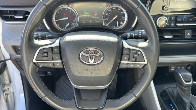 used 2022 Toyota Highlander car