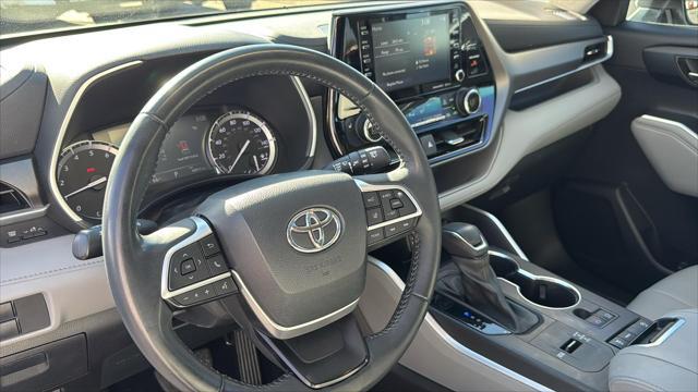 used 2022 Toyota Highlander car