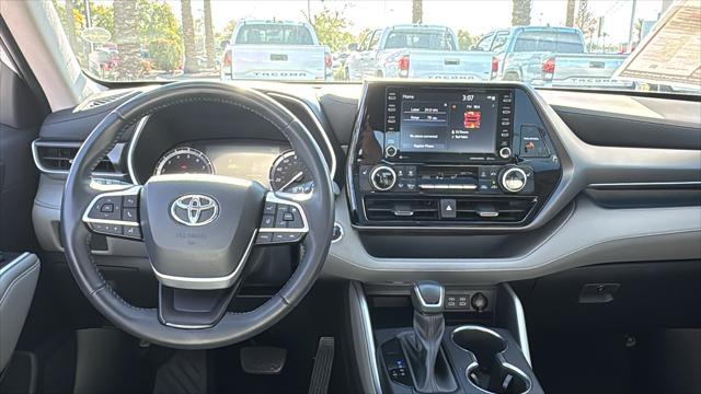 used 2022 Toyota Highlander car