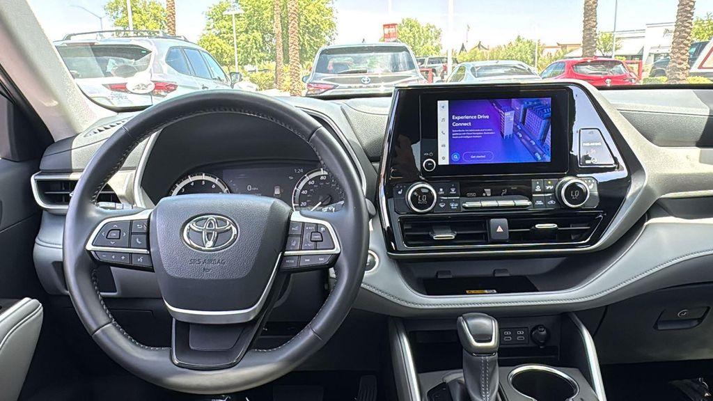 used 2024 Toyota Highlander car, priced at $43,211