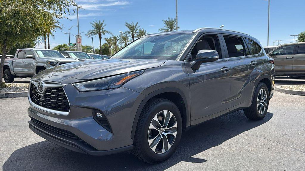 used 2024 Toyota Highlander car, priced at $43,211