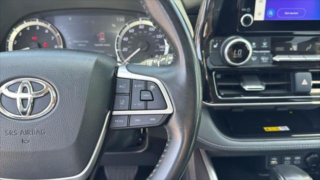 used 2023 Toyota Highlander car, priced at $35,998