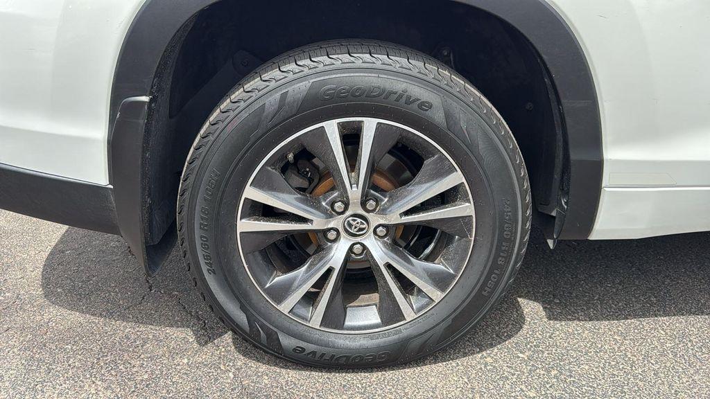 used 2018 Toyota Highlander car, priced at $17,211