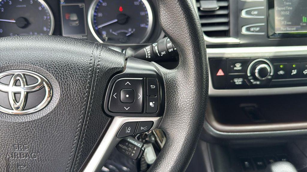 used 2018 Toyota Highlander car, priced at $17,211