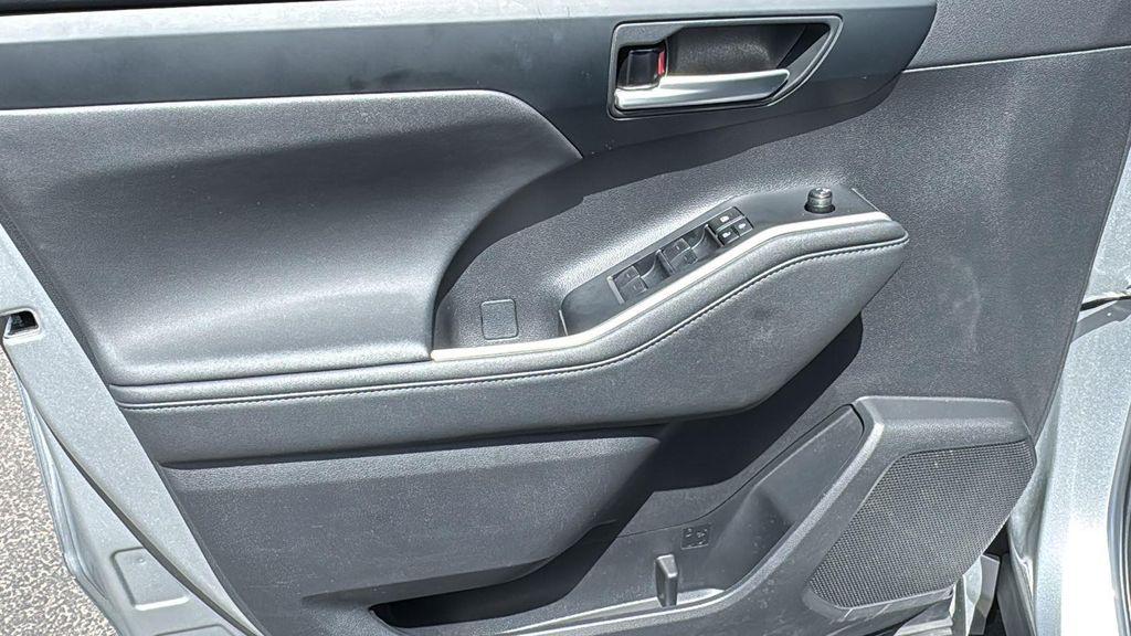 used 2023 Toyota Highlander car, priced at $40,714