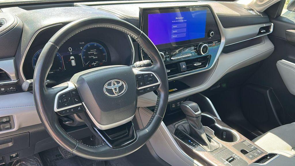 used 2023 Toyota Highlander car, priced at $44,258