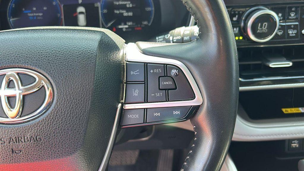 used 2023 Toyota Highlander car, priced at $44,258