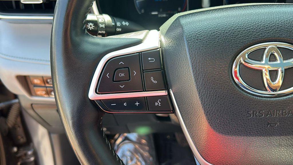 used 2023 Toyota Highlander car, priced at $44,258