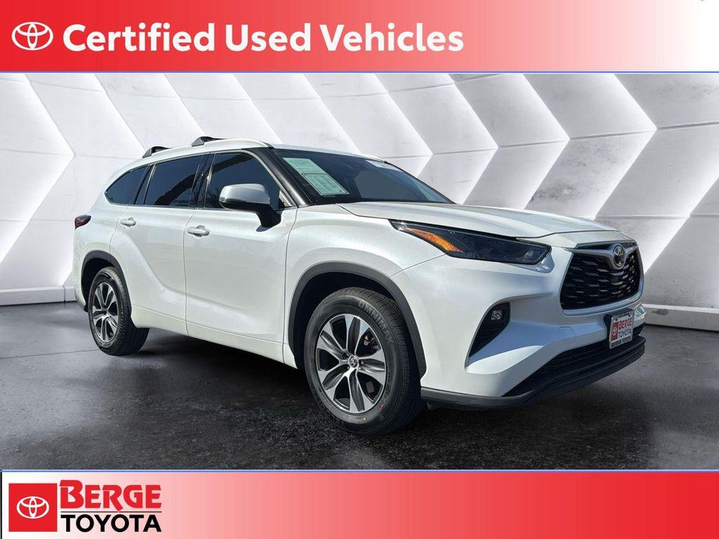 used 2022 Toyota Highlander car, priced at $36,888