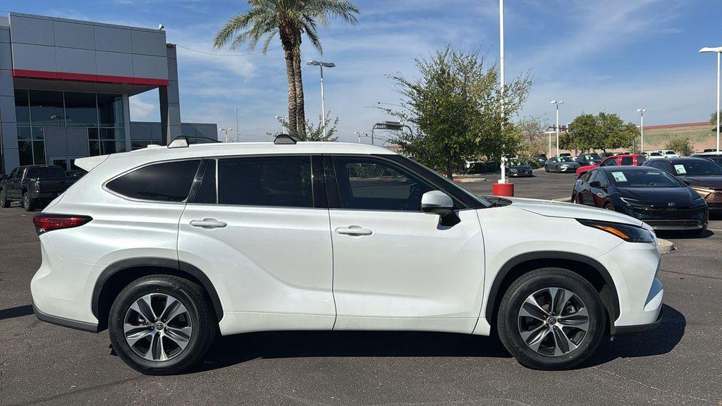 used 2022 Toyota Highlander car, priced at $36,888