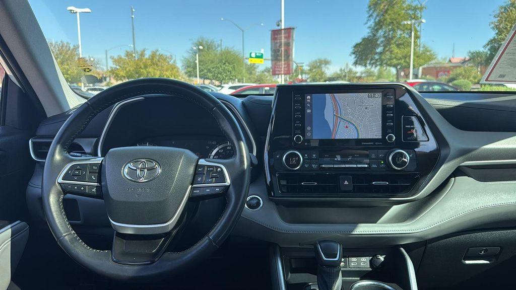 used 2022 Toyota Highlander car, priced at $36,888