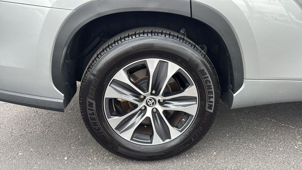 used 2024 Toyota Highlander car, priced at $46,721