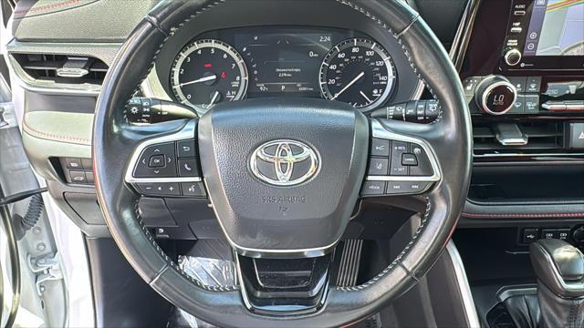 used 2021 Toyota Highlander car