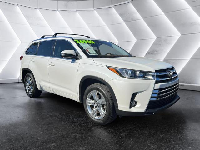 used 2017 Toyota Highlander car