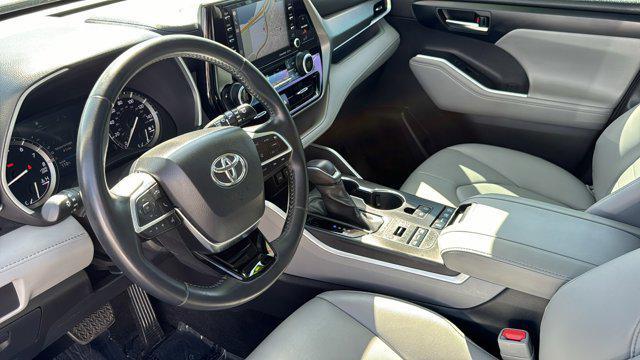 used 2020 Toyota Highlander car, priced at $40,454