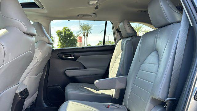 used 2020 Toyota Highlander car, priced at $40,454