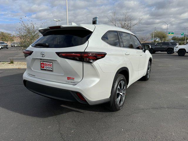 new 2024 Toyota Highlander car, priced at $47,002