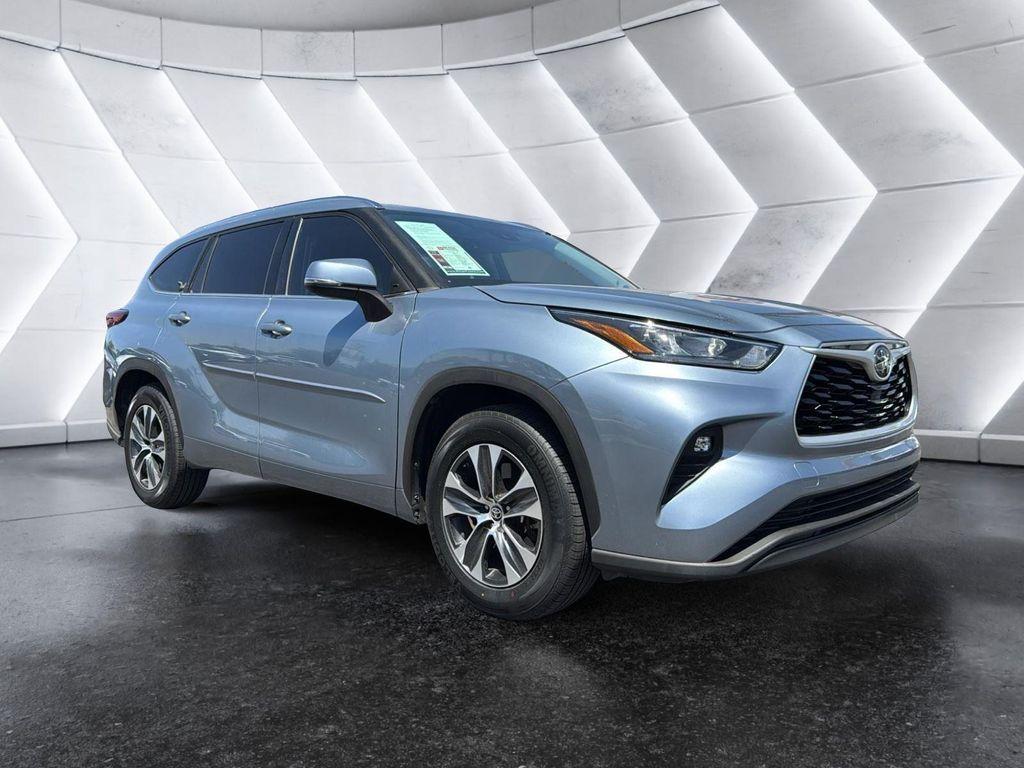 used 2020 Toyota Highlander car, priced at $31,648