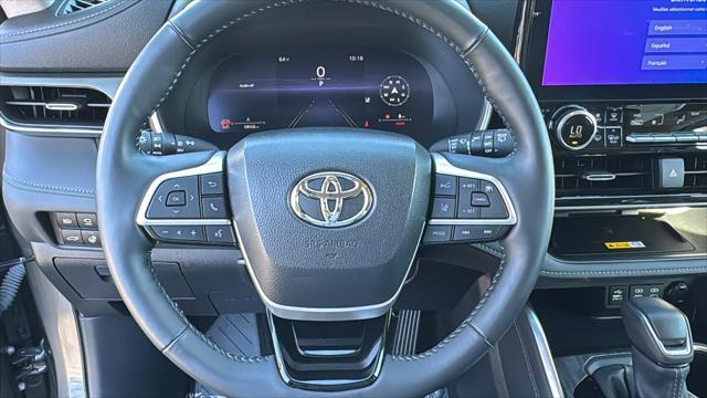 used 2024 Toyota Highlander car