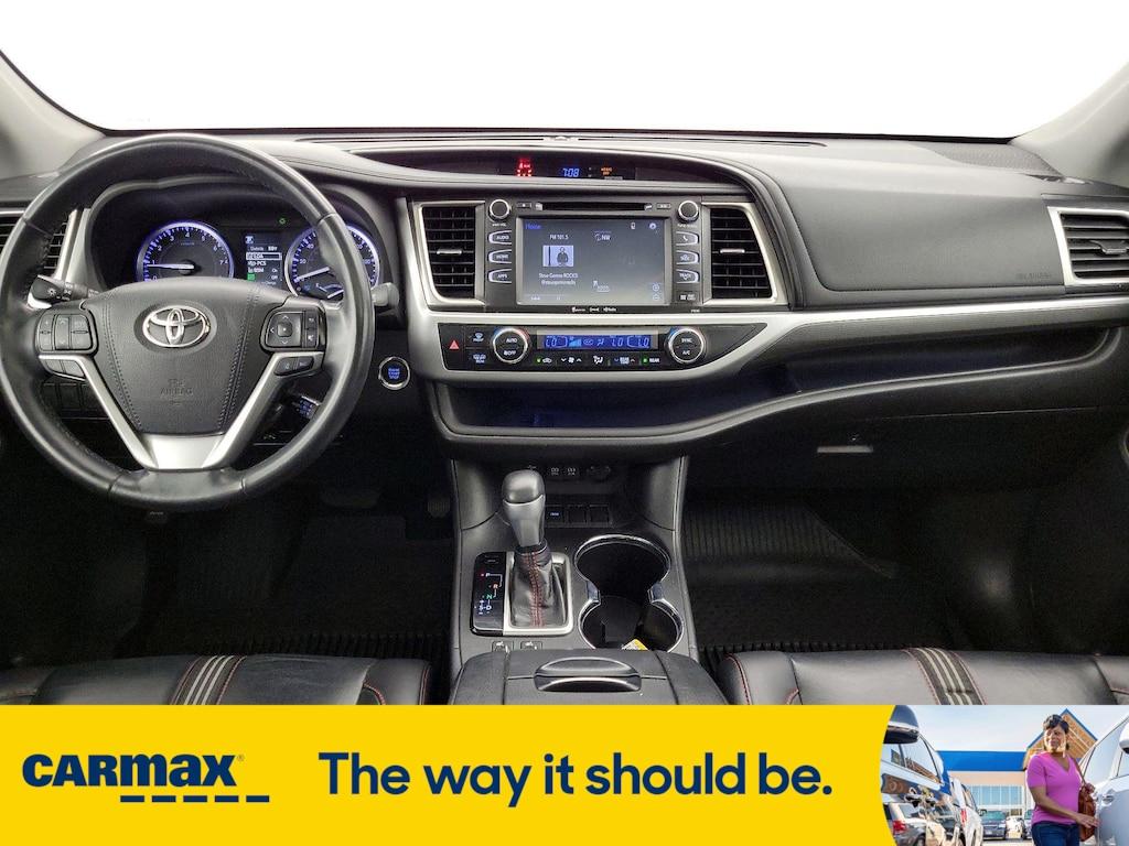used 2019 Toyota Highlander car, priced at $29,998