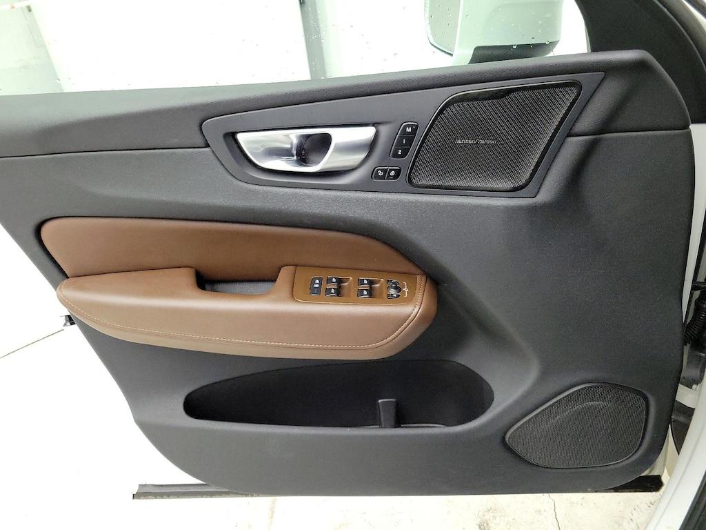 used 2023 Volvo XC60 Recharge Plug-In Hybrid car, priced at $35,998