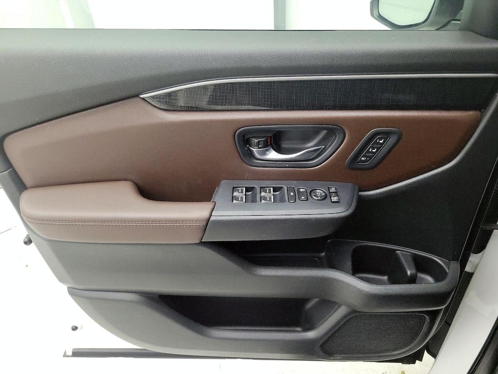 used 2023 Honda Pilot car, priced at $46,998