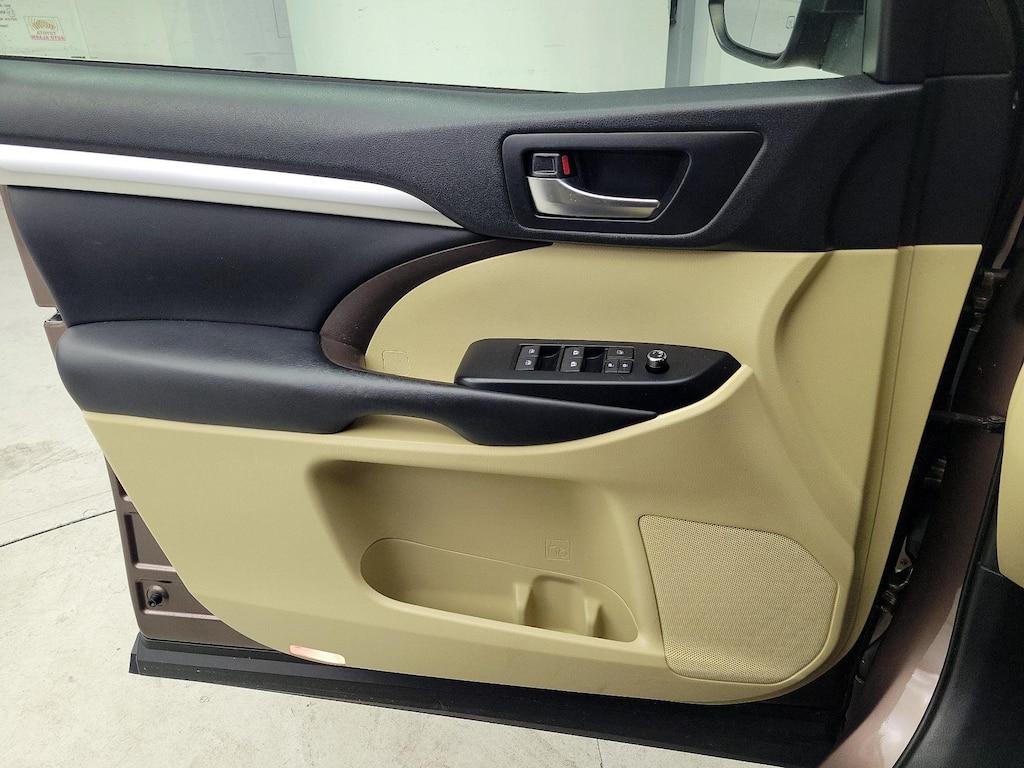 used 2019 Toyota Highlander car, priced at $24,998