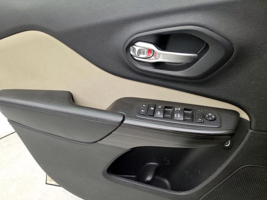used 2015 Jeep Cherokee car, priced at $14,599