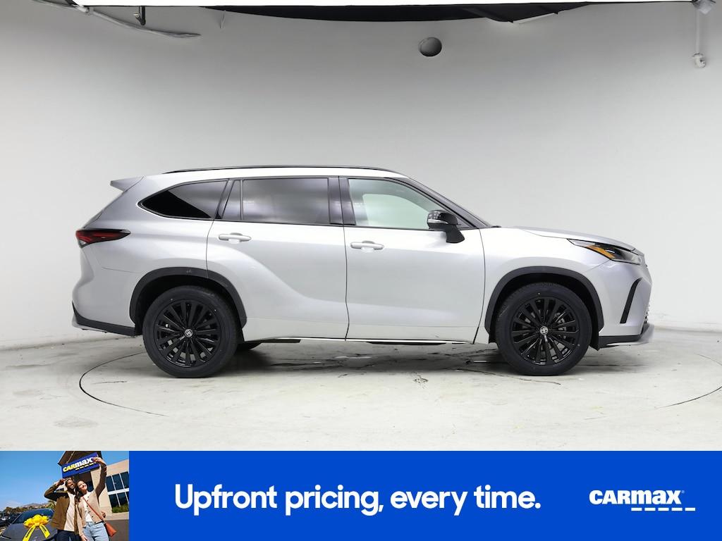 used 2024 Toyota Highlander car, priced at $39,998